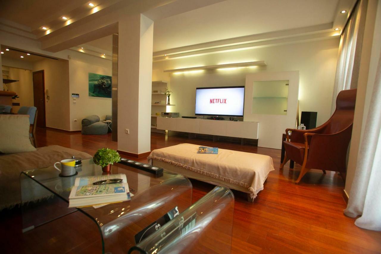 The Lux Gorgeous Apartment Thessaloniki Exterior photo